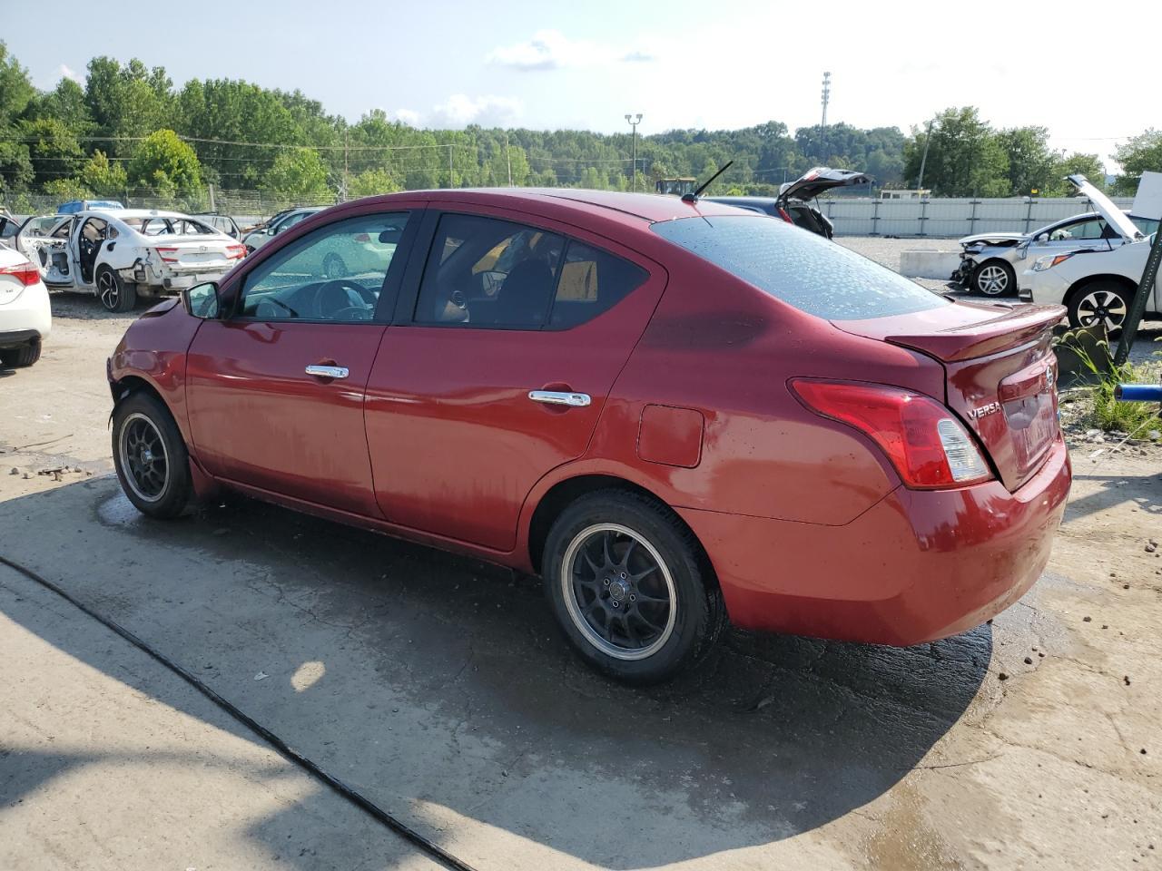 2016 NISSAN VERSA