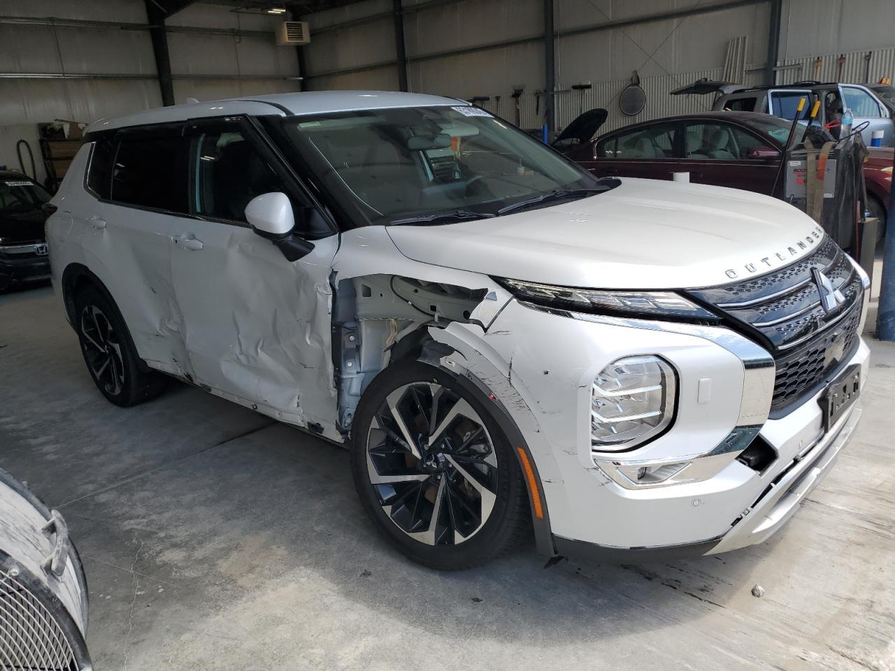 2022 MITSUBISHI outlander