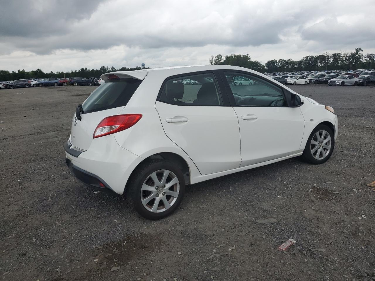 2012 MAZDA 2