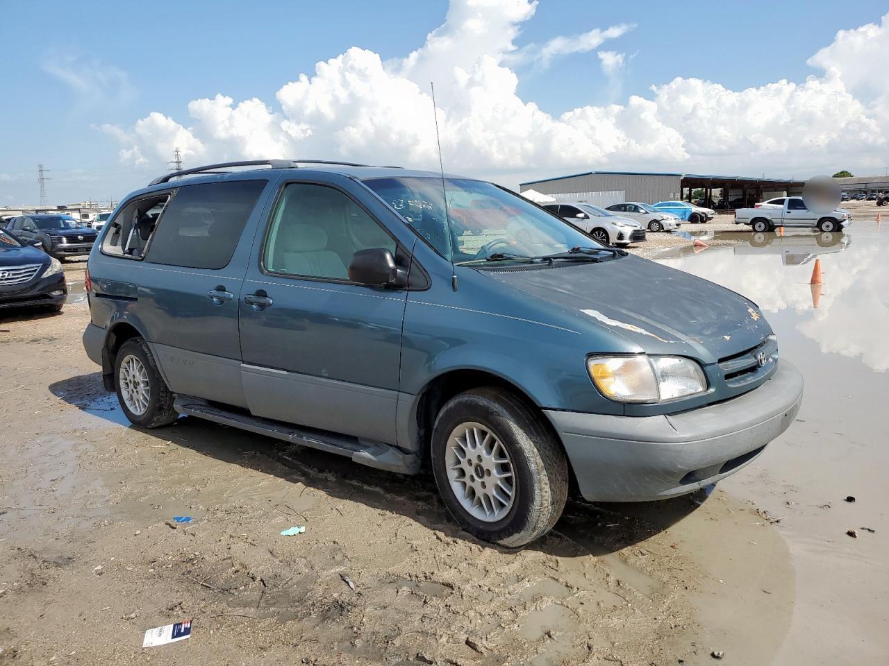 2000 TOYOTA SIENNA