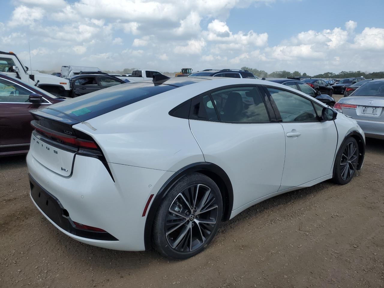 2024 TOYOTA PRIUS