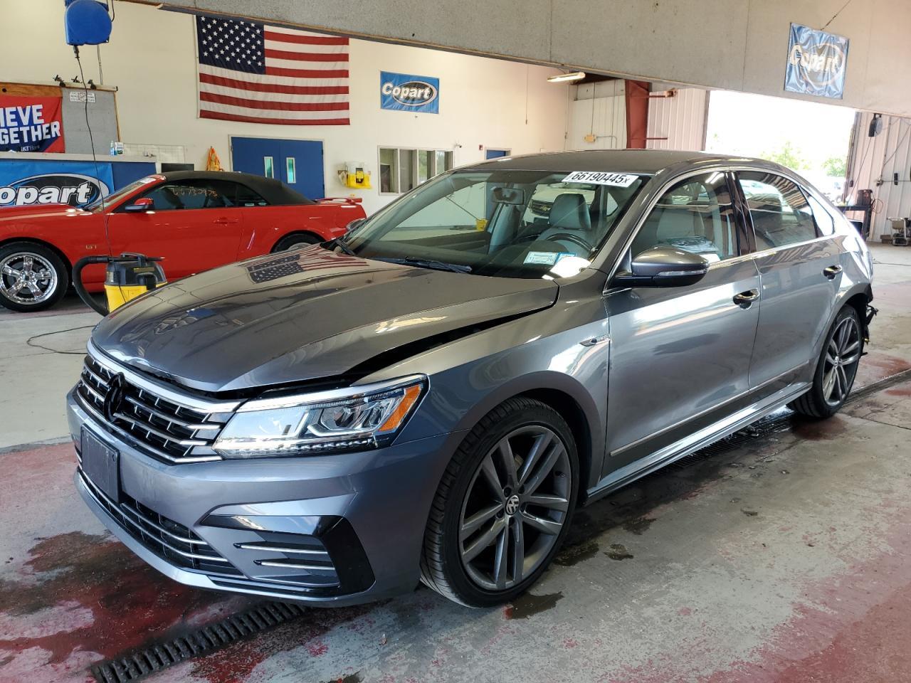 2017 VOLKSWAGEN Passat