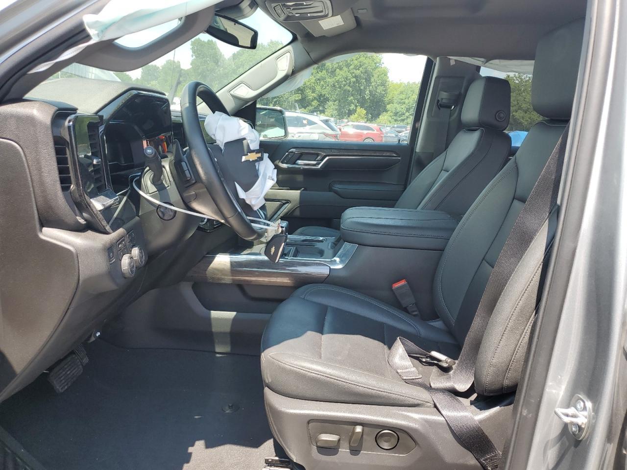 2024 CHEVROLET Silverado