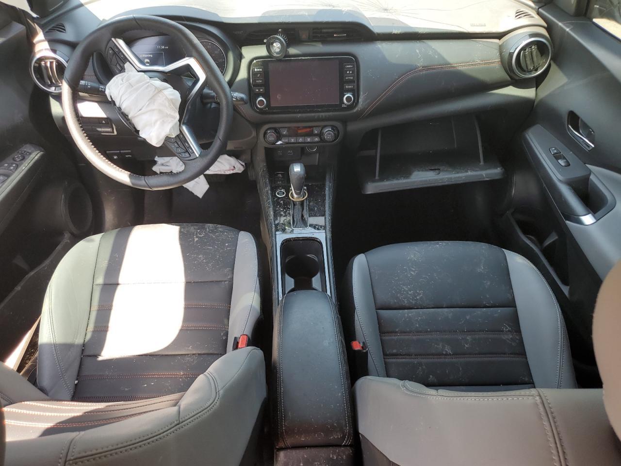 2024 NISSAN KICKS