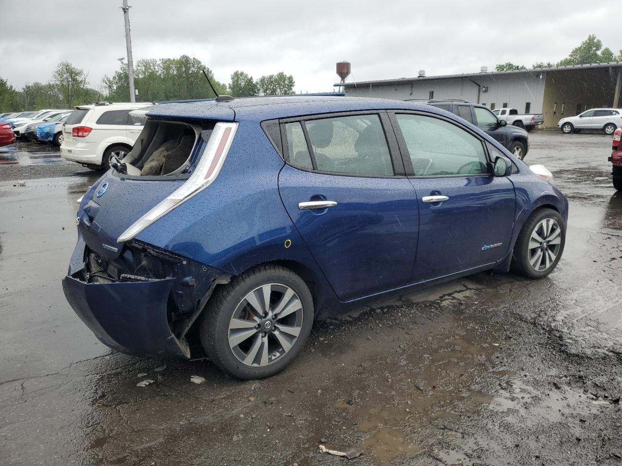 2017 NISSAN LEAF