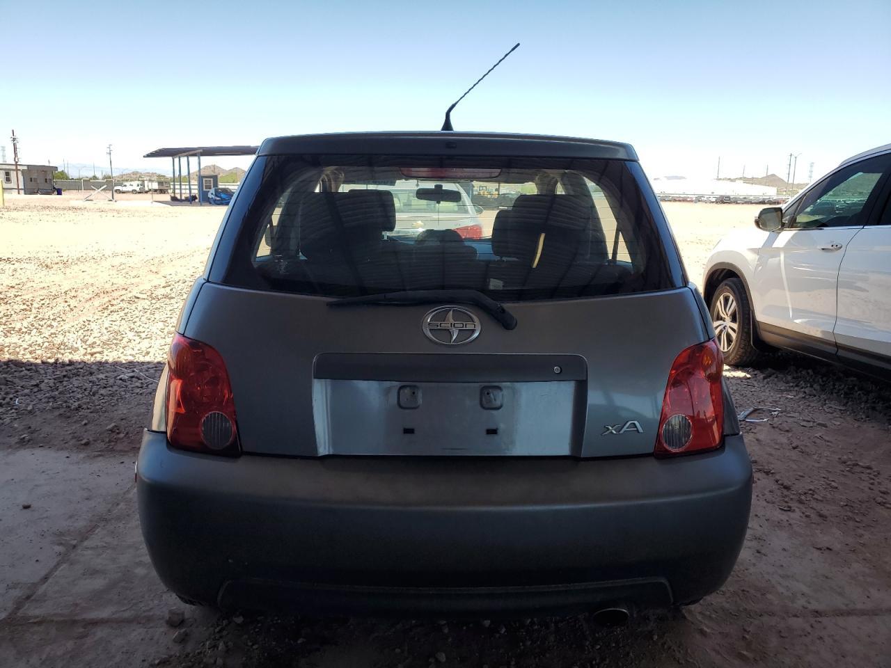 2004 TOYOTA SCION