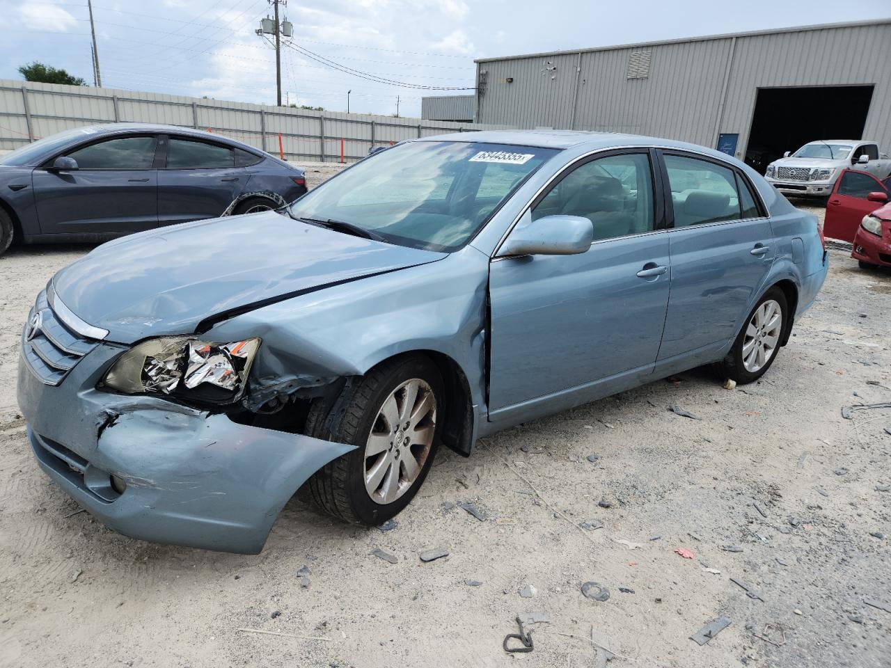 2005 TOYOTA Avalon
