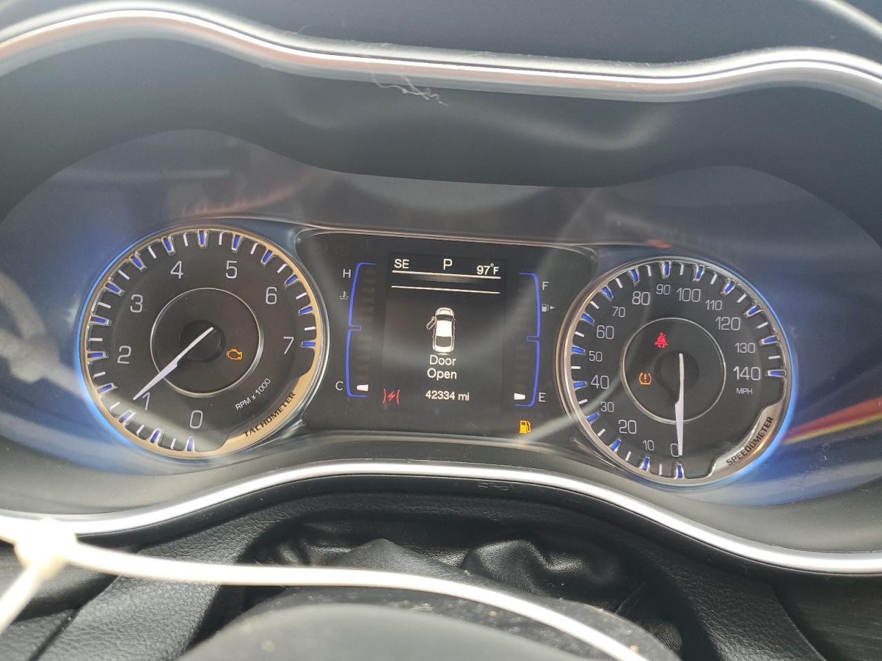 2016 CHRYSLER 200