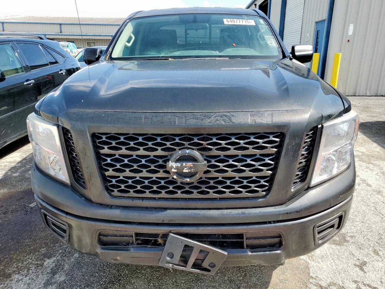 2017 NISSAN Titan