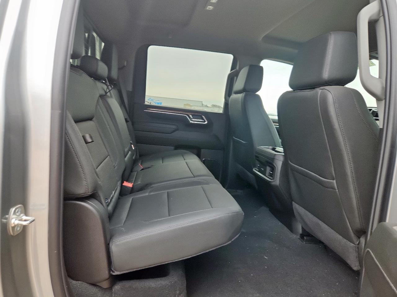2025 CHEVROLET Silverado