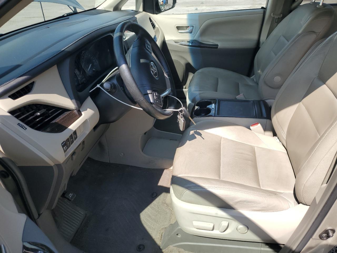 2015 TOYOTA SIENNA