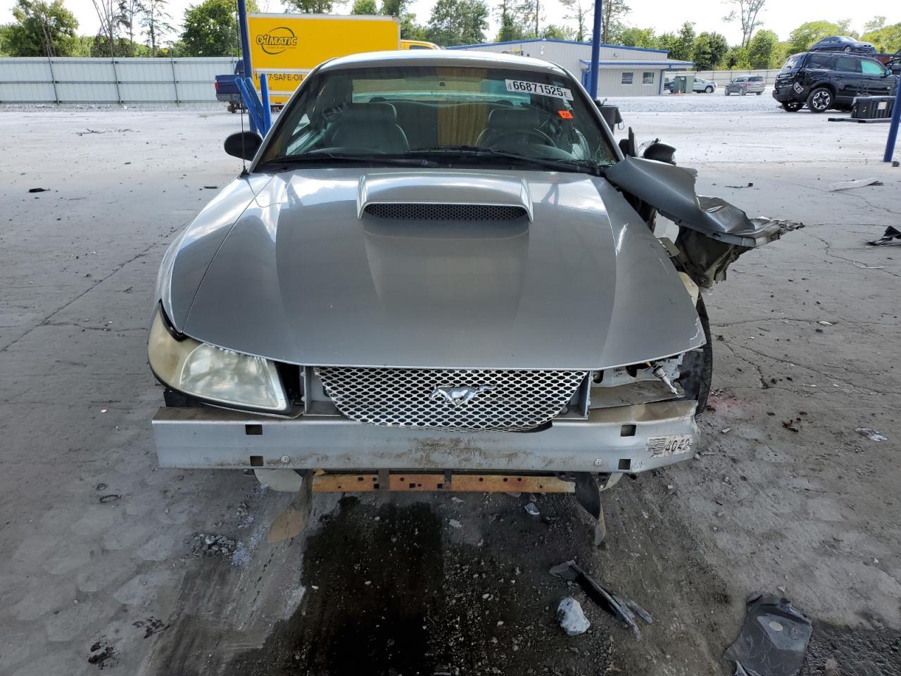 2001 FORD MUSTANG