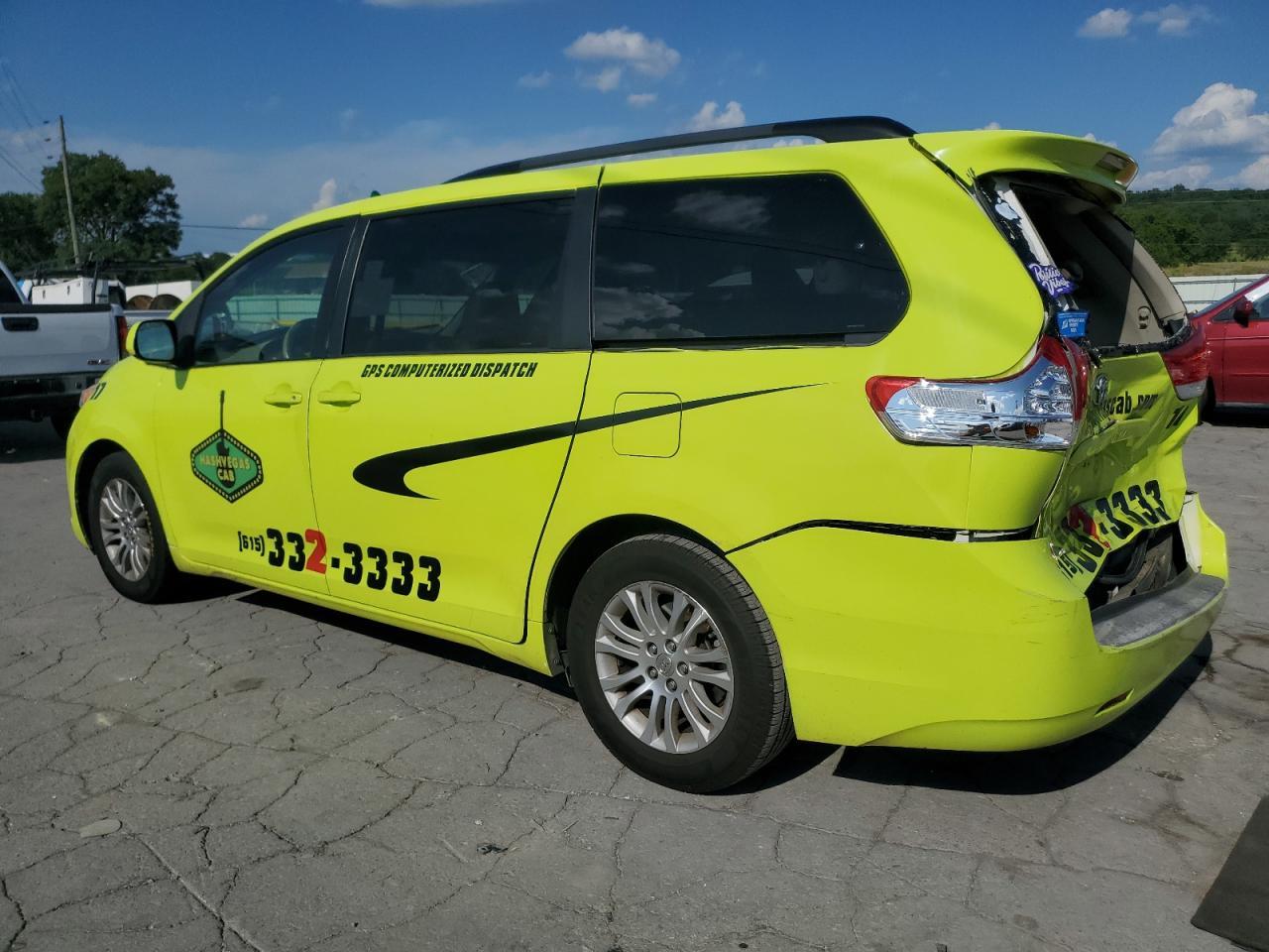 2014 TOYOTA SIENNA