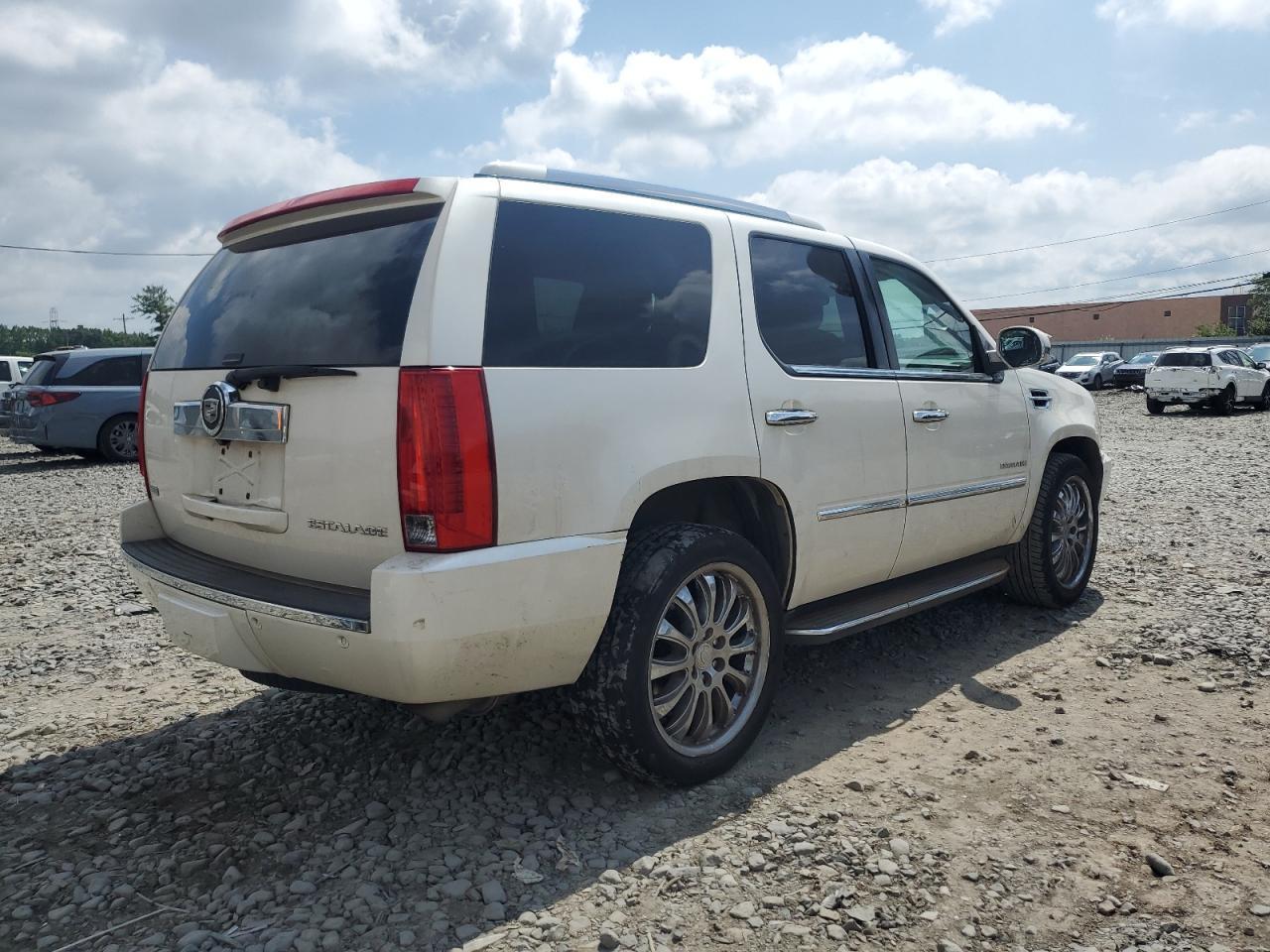 2011 CADILLAC ESCALADE