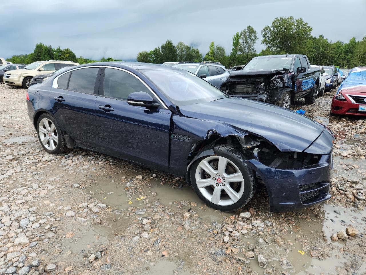 2017 JAGUAR XE