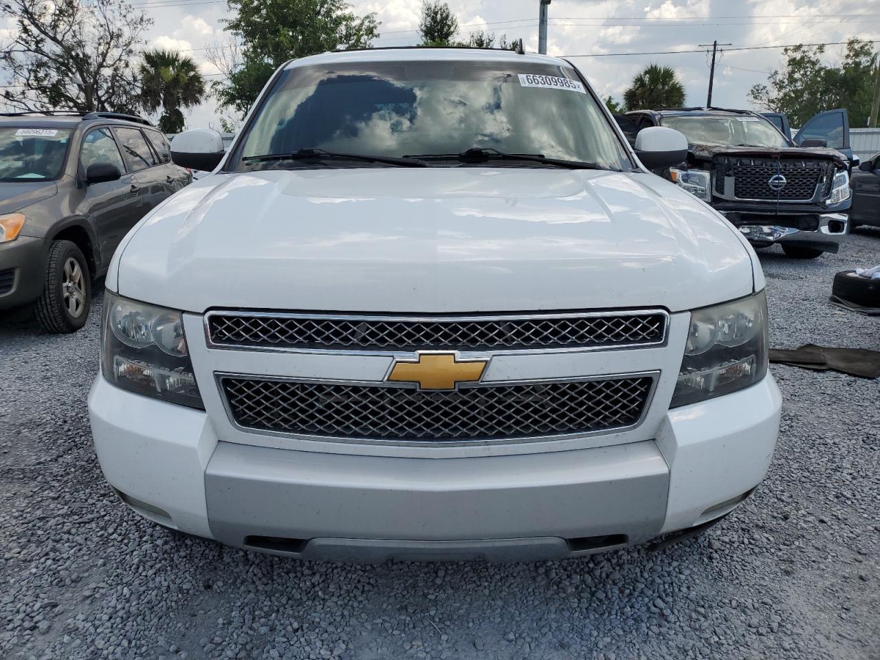 2013 CHEVROLET Suburban