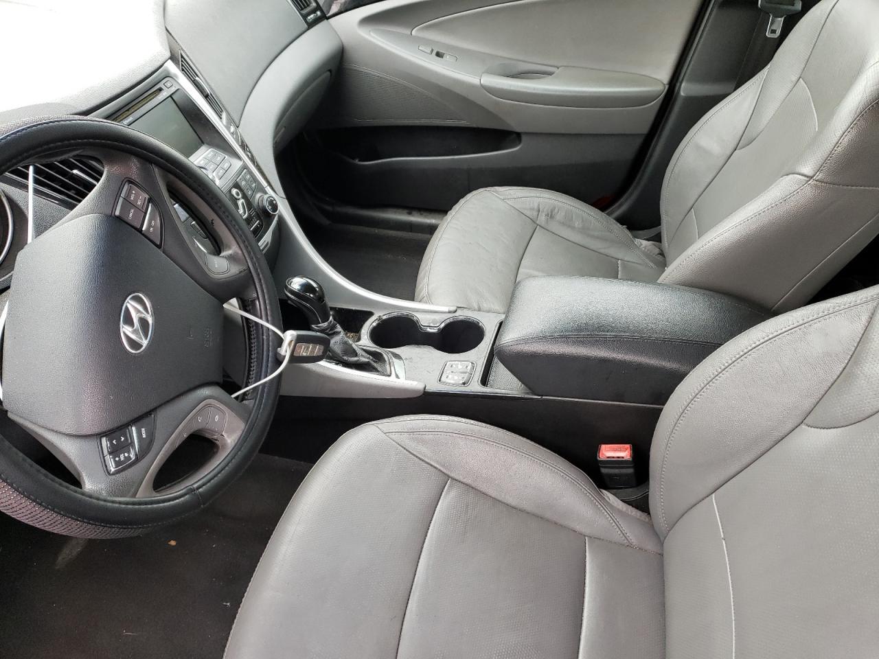 2011 HYUNDAI SONATA