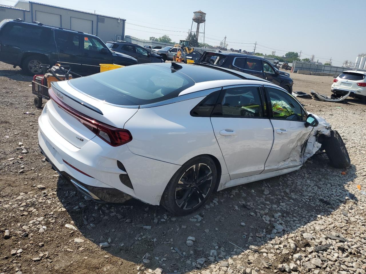 2022 KIA K5