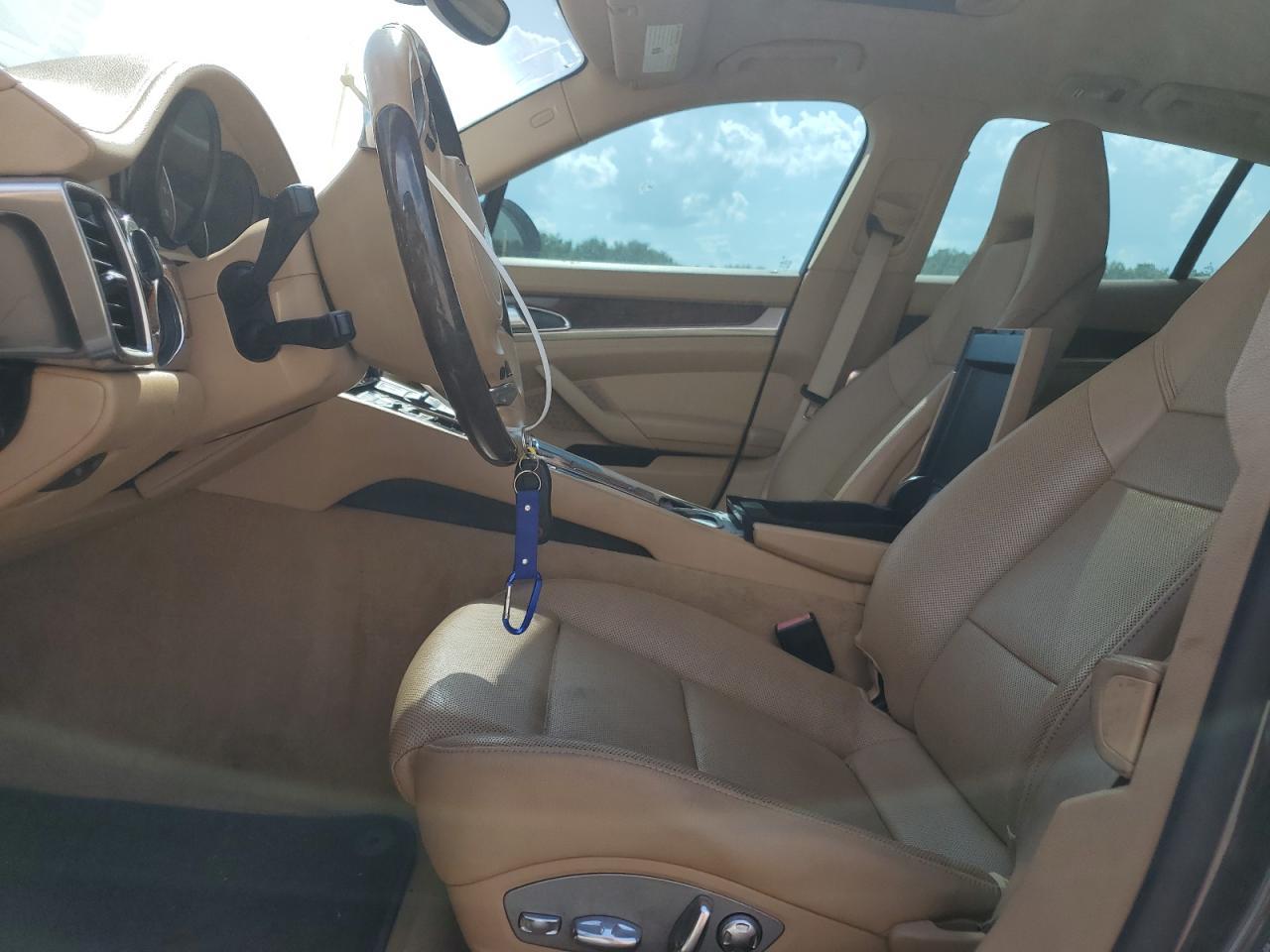 2012 PORSCHE Panamera