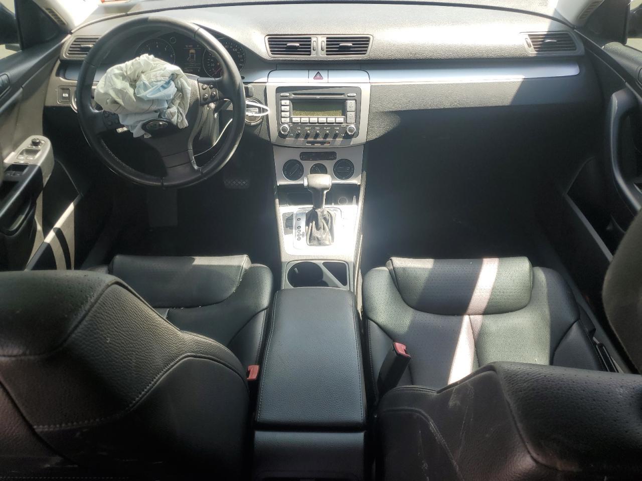 2009 VOLKSWAGEN Passat