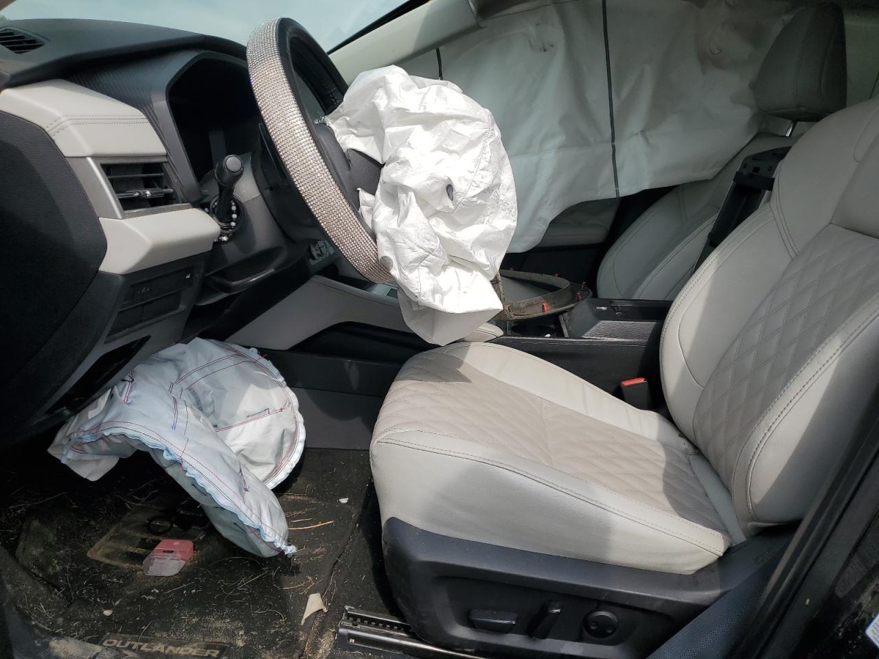2023 MITSUBISHI outlander