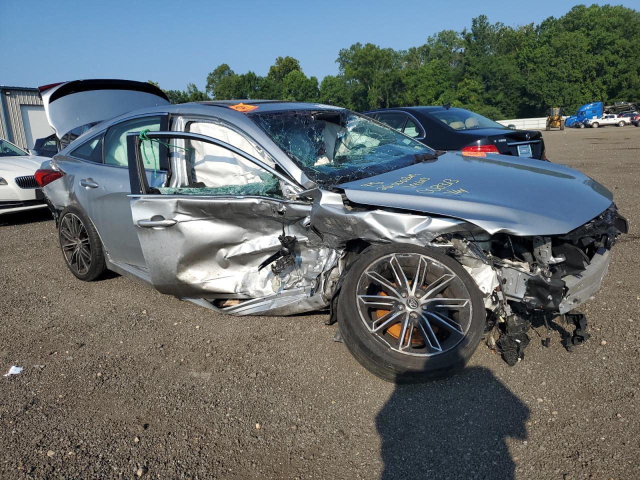 2019 TOYOTA Avalon
