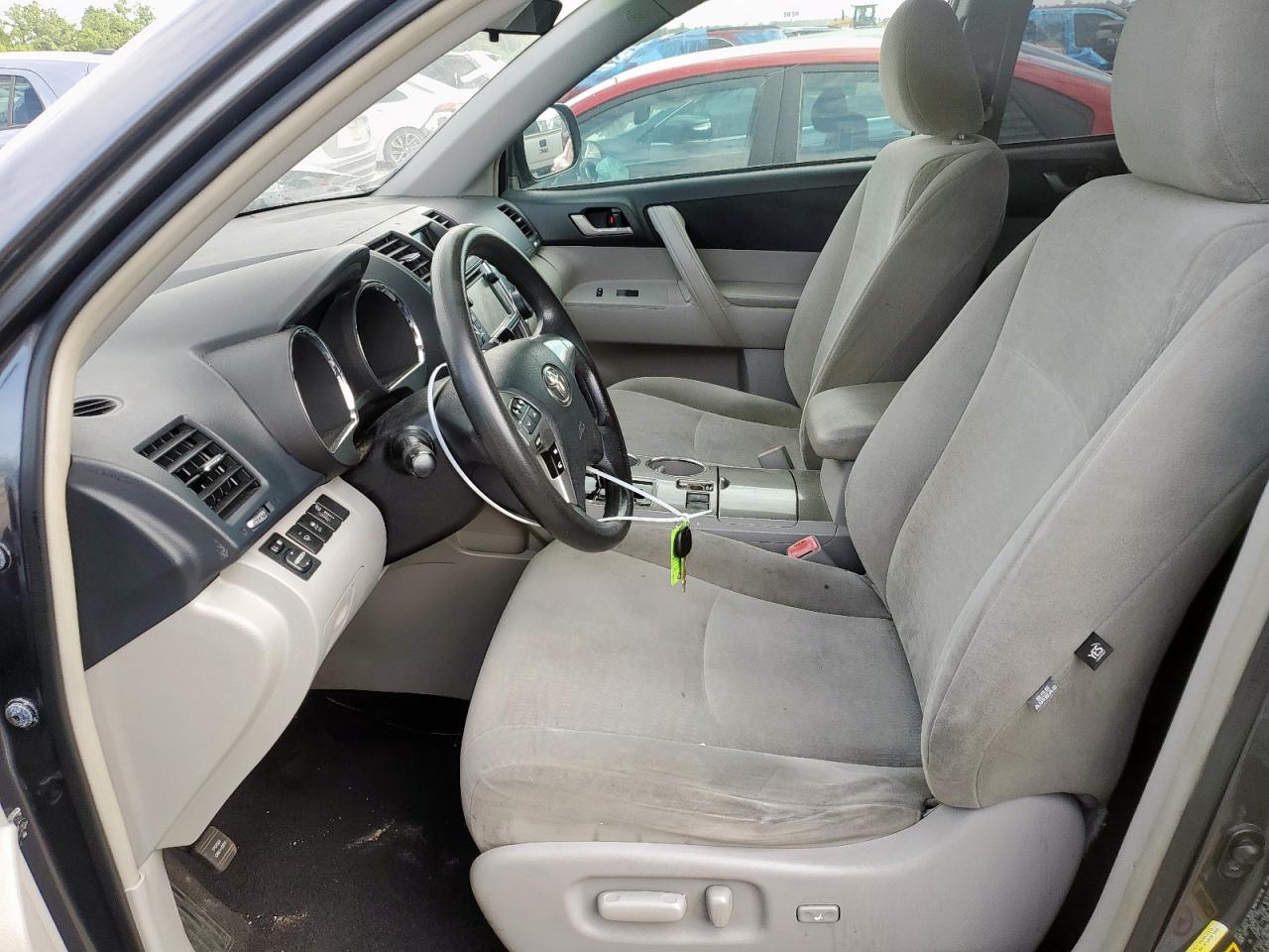 2013 TOYOTA HIGHLANDER