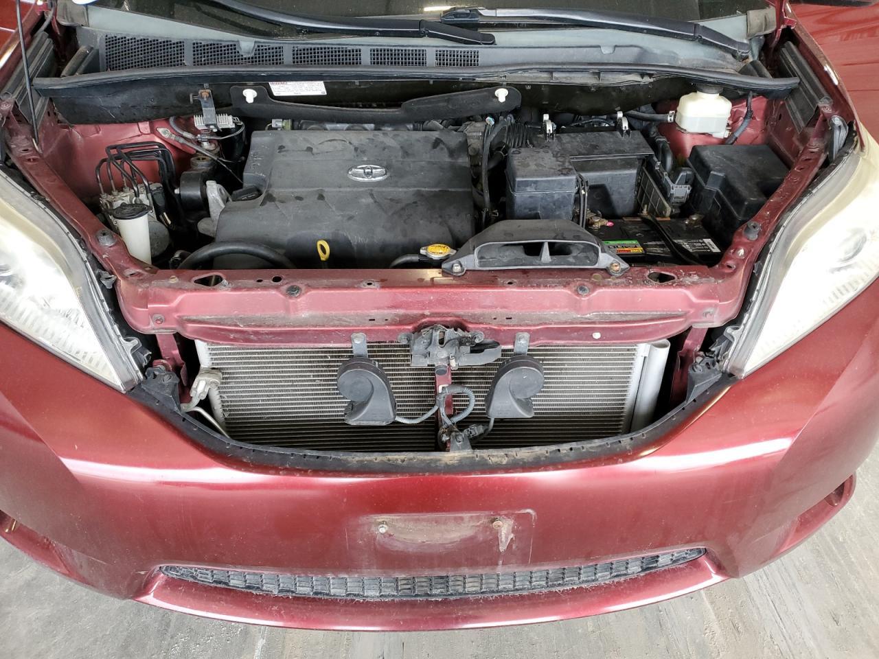 2015 TOYOTA SIENNA