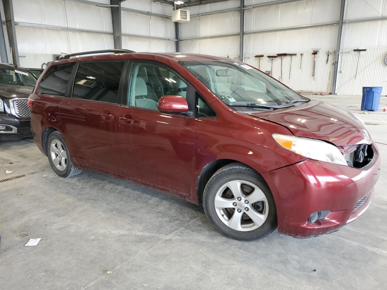 2015 TOYOTA SIENNA