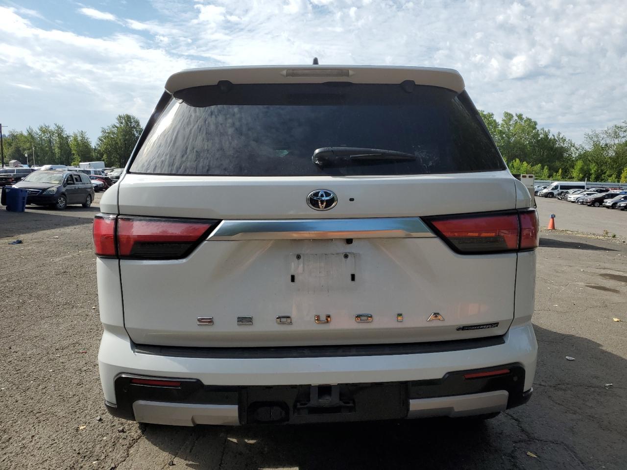 2025 TOYOTA Sequoia