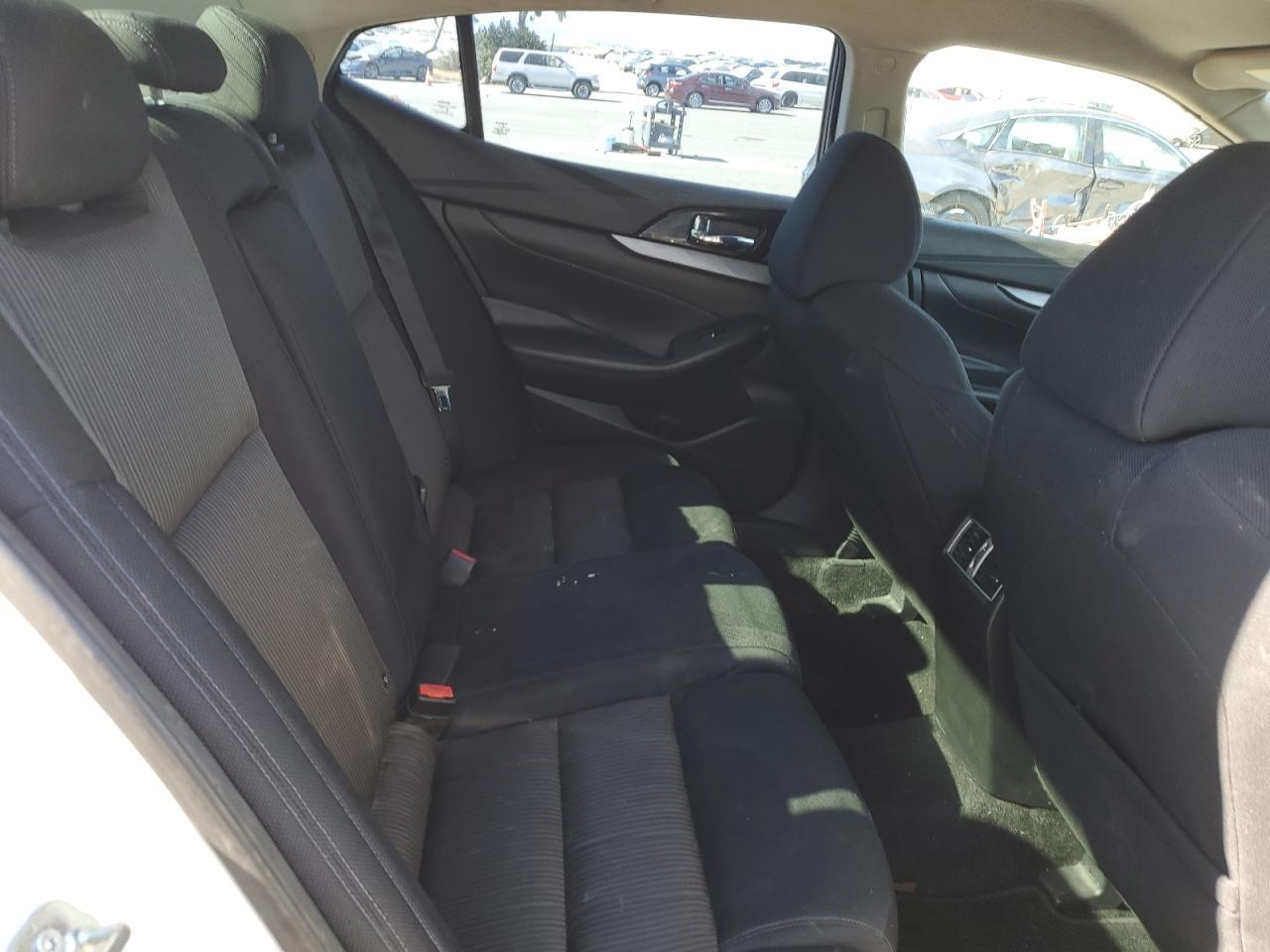 2016 NISSAN Maxima