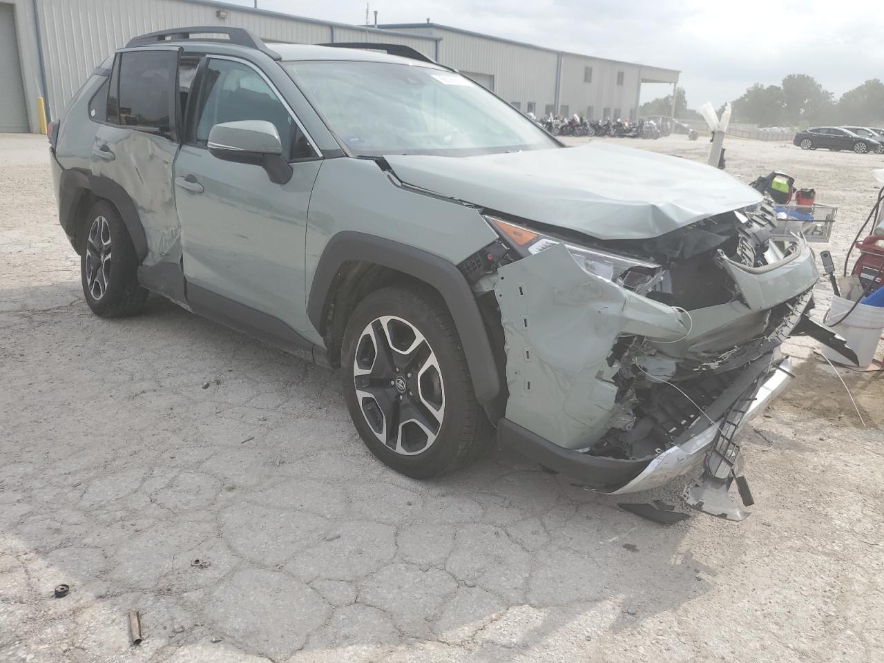 2019 TOYOTA RAV4
