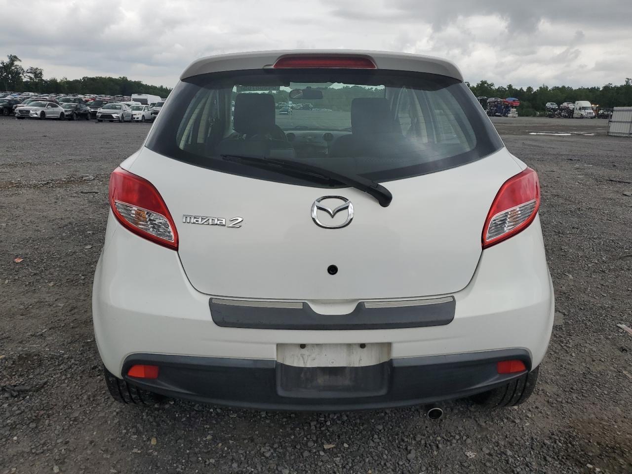 2012 MAZDA 2