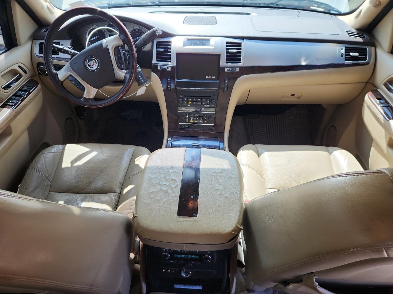 2011 CADILLAC ESCALADE