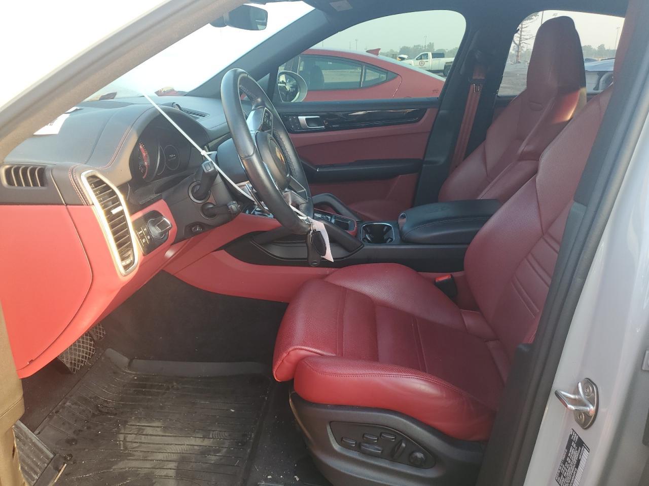 2022 PORSCHE CAYENNE