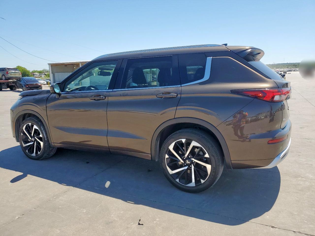 2023 MITSUBISHI outlander