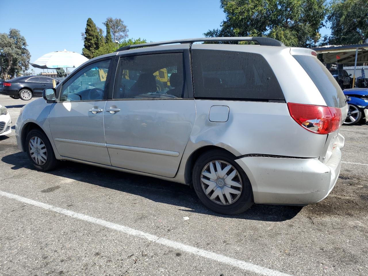 2009 TOYOTA SIENNA