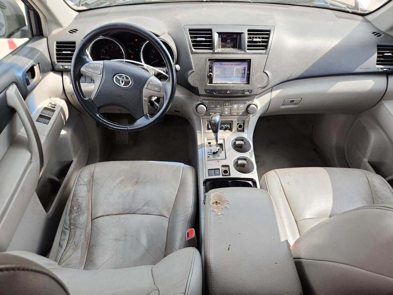 2010 TOYOTA HIGHLANDER