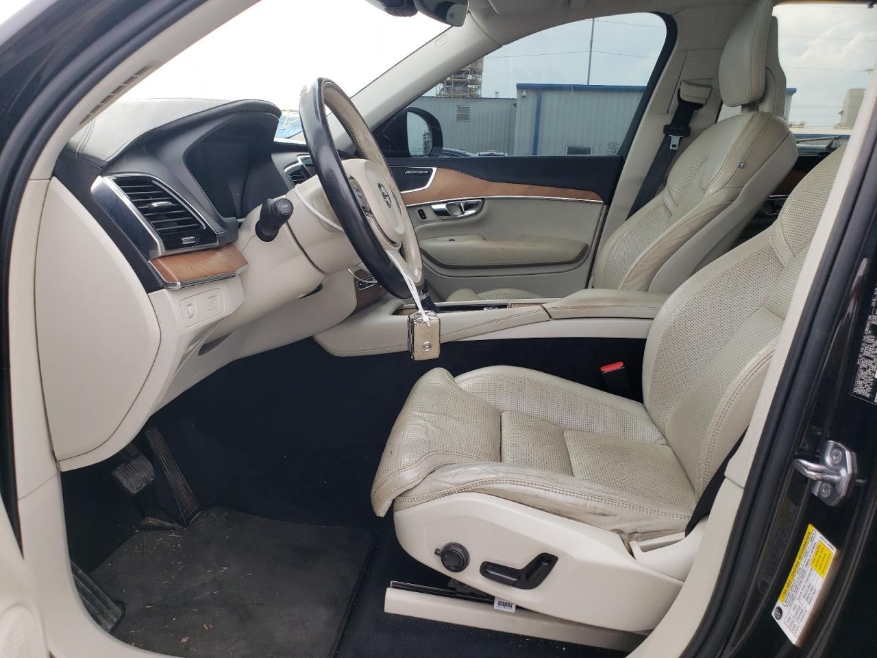 2016 VOLVO XC90