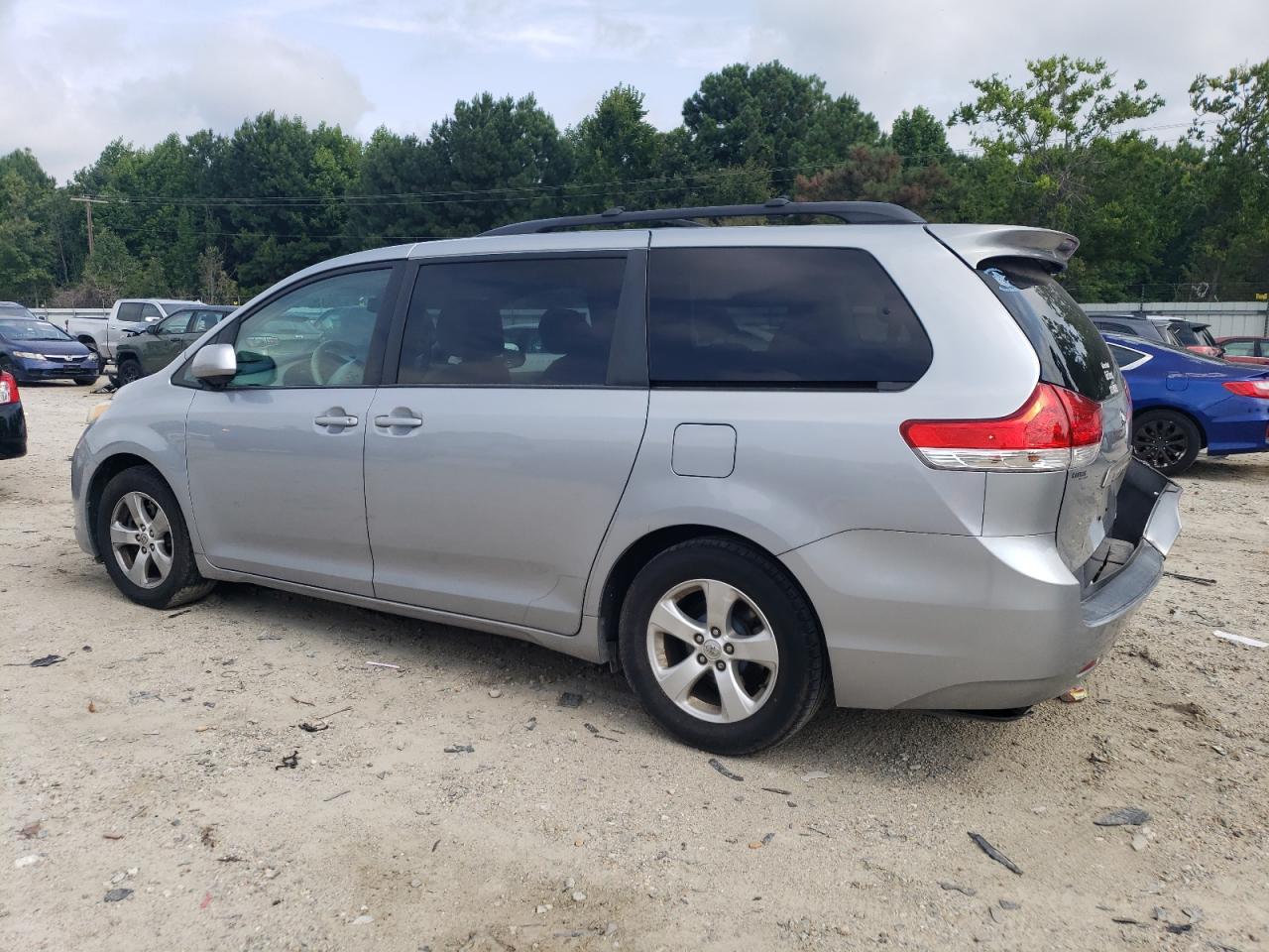 2013 TOYOTA SIENNA