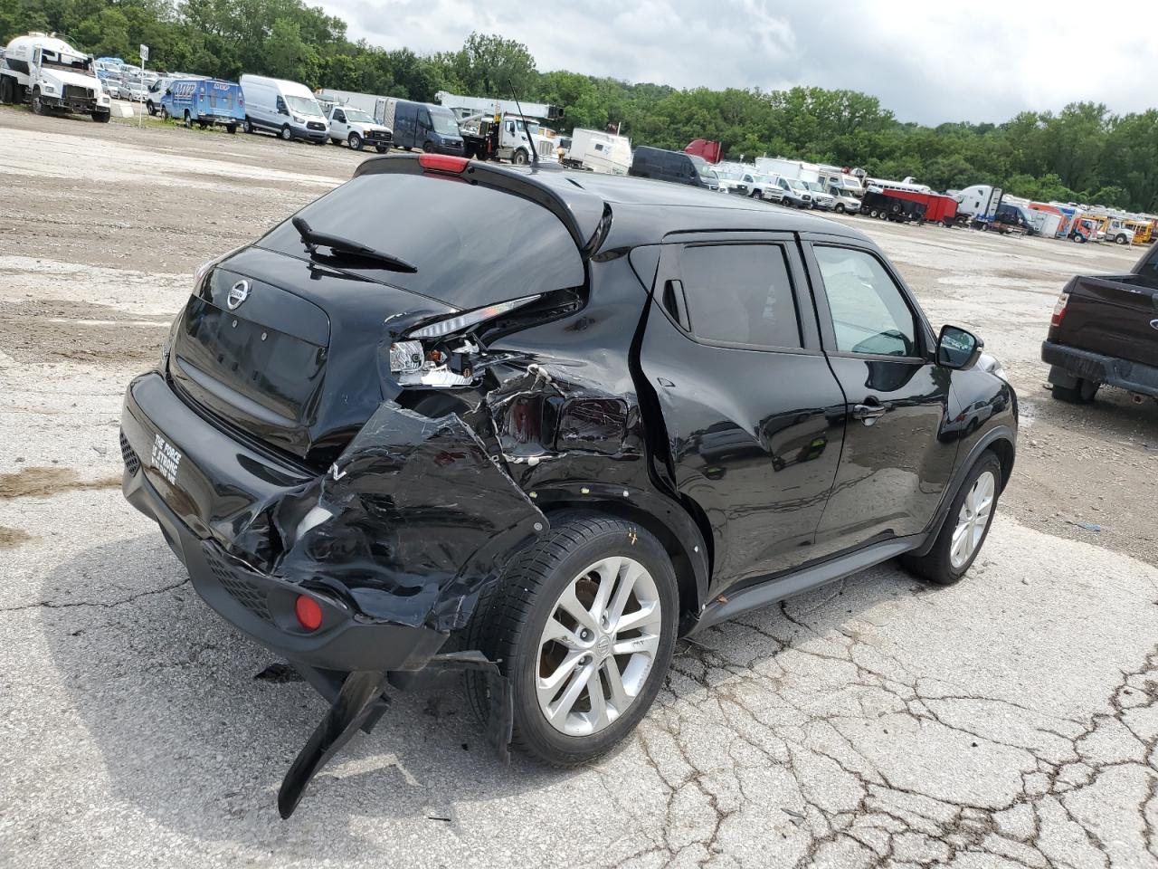 2016 NISSAN Juke