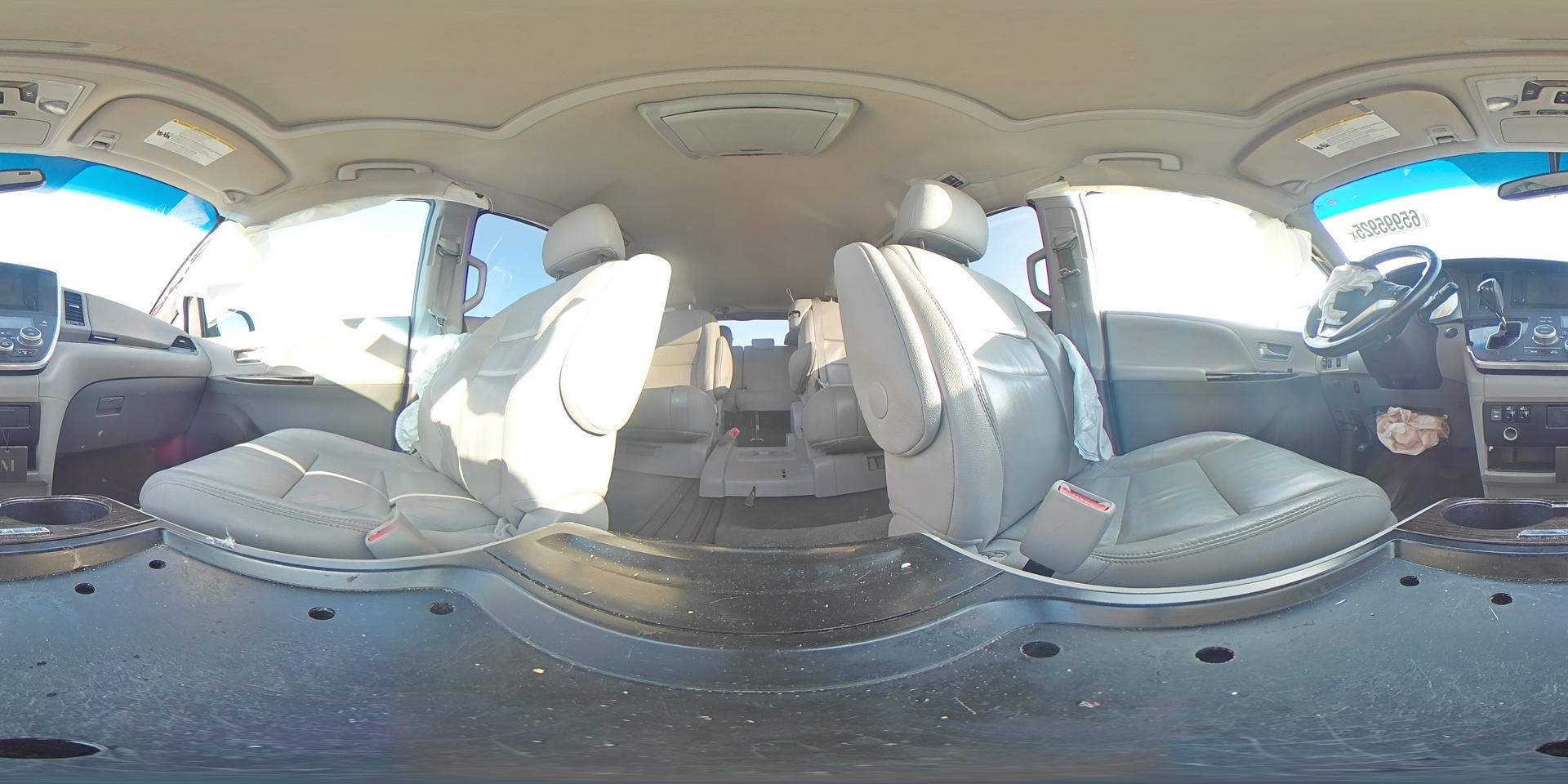 2015 TOYOTA SIENNA