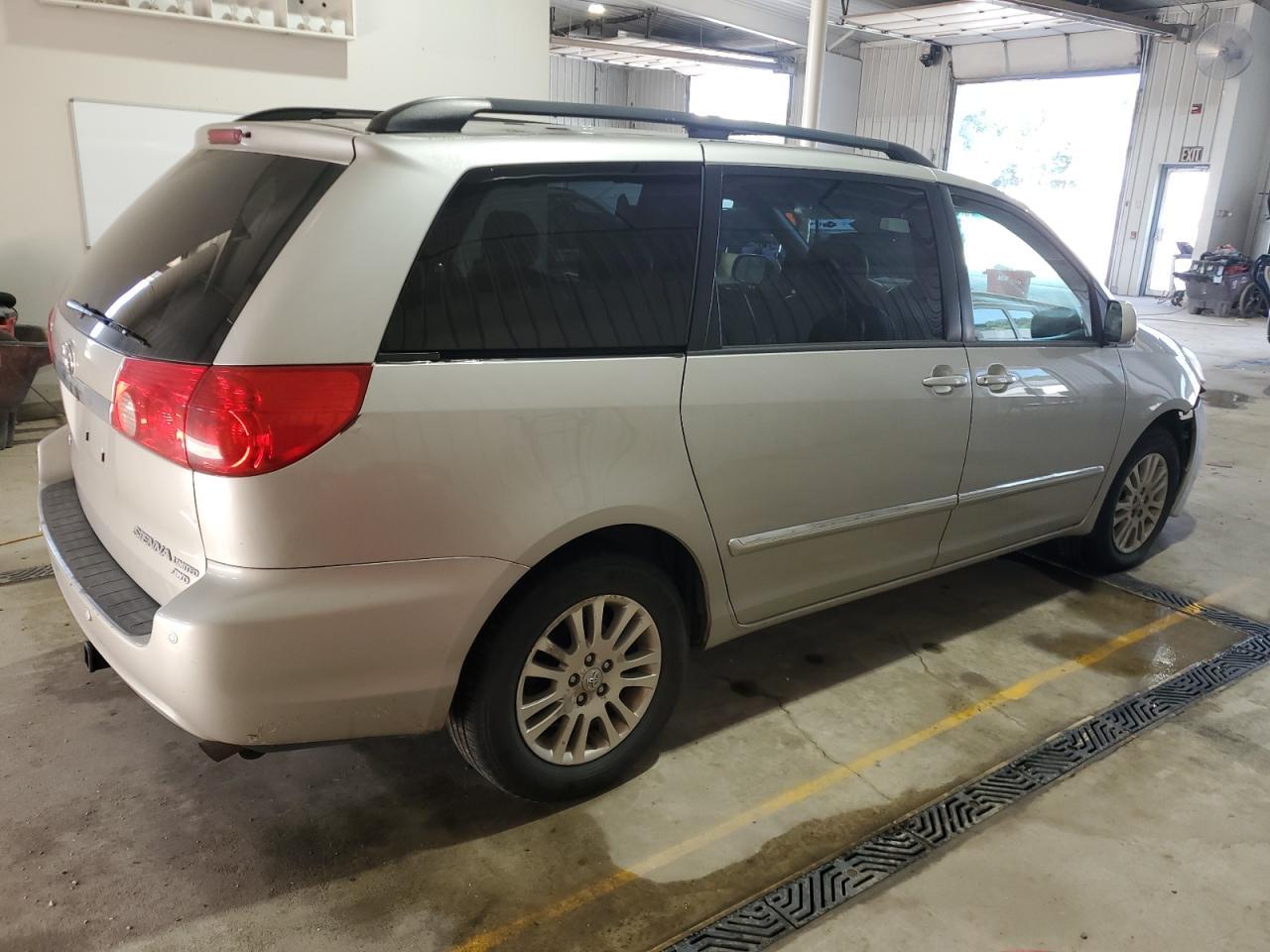 2008 TOYOTA SIENNA