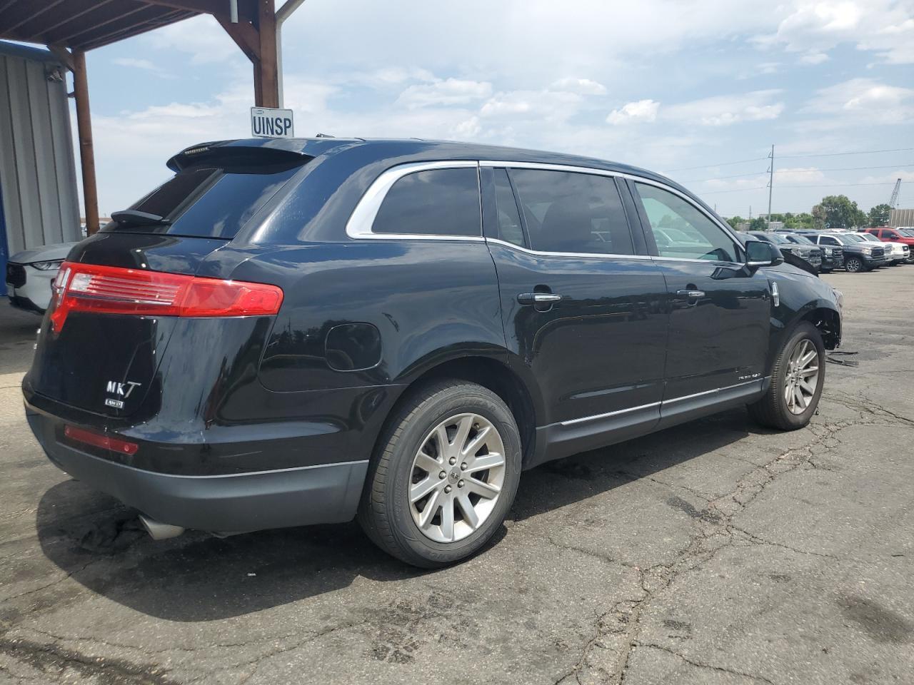 2017 LINCOLN MKT