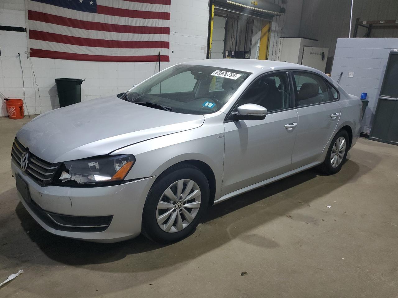 2014 VOLKSWAGEN Passat