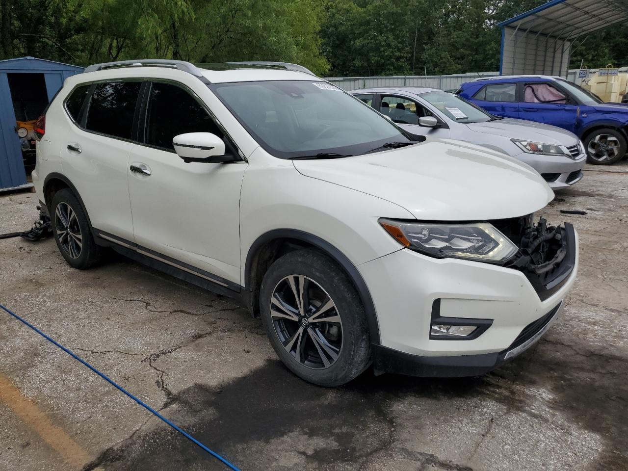 2017 NISSAN ROGUE