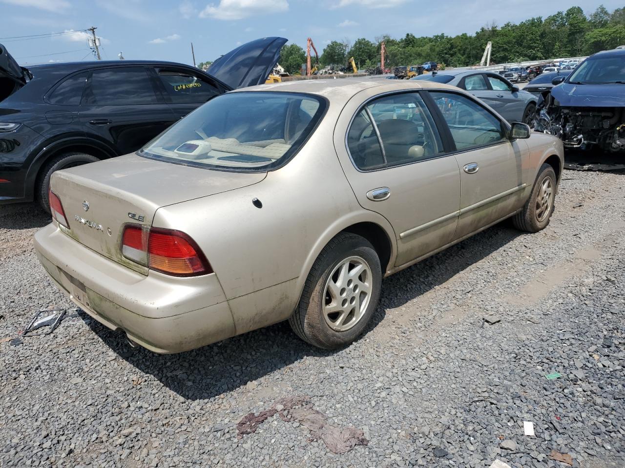 1998 NISSAN Maxima