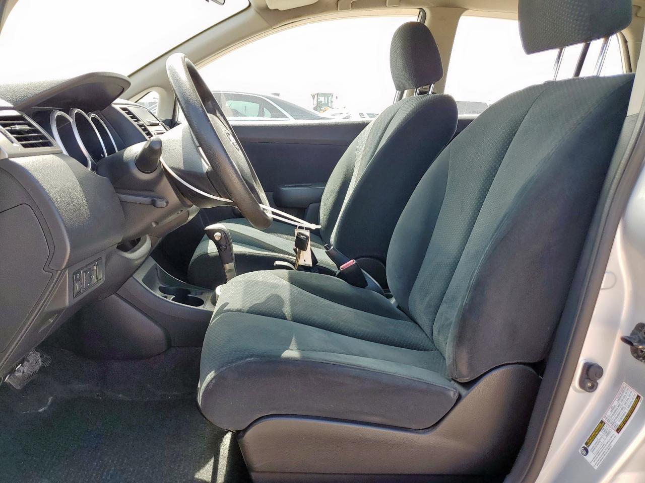2010 NISSAN VERSA