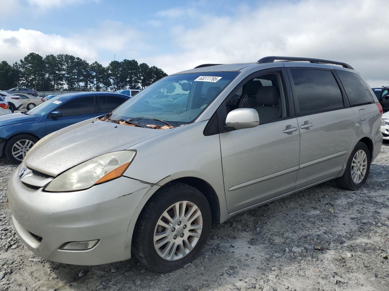 2009 TOYOTA SIENNA
