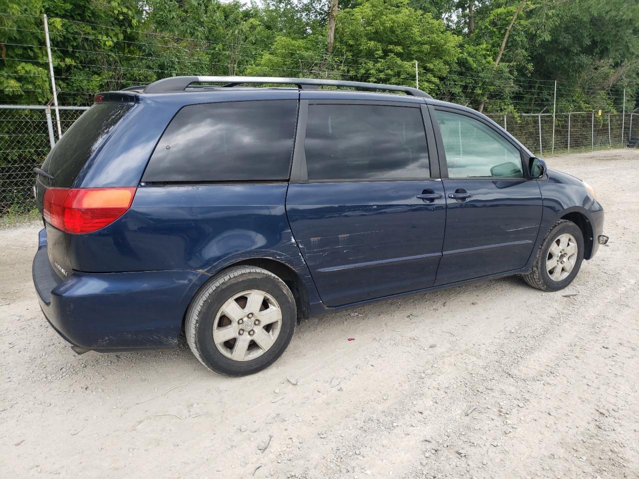 2004 TOYOTA SIENNA